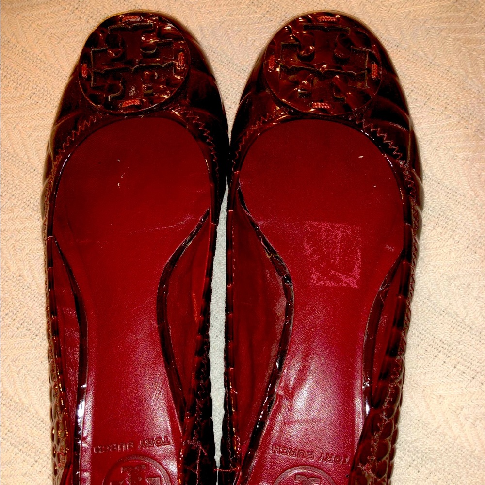 Tory Burch dark red/burgundy croc leather flats